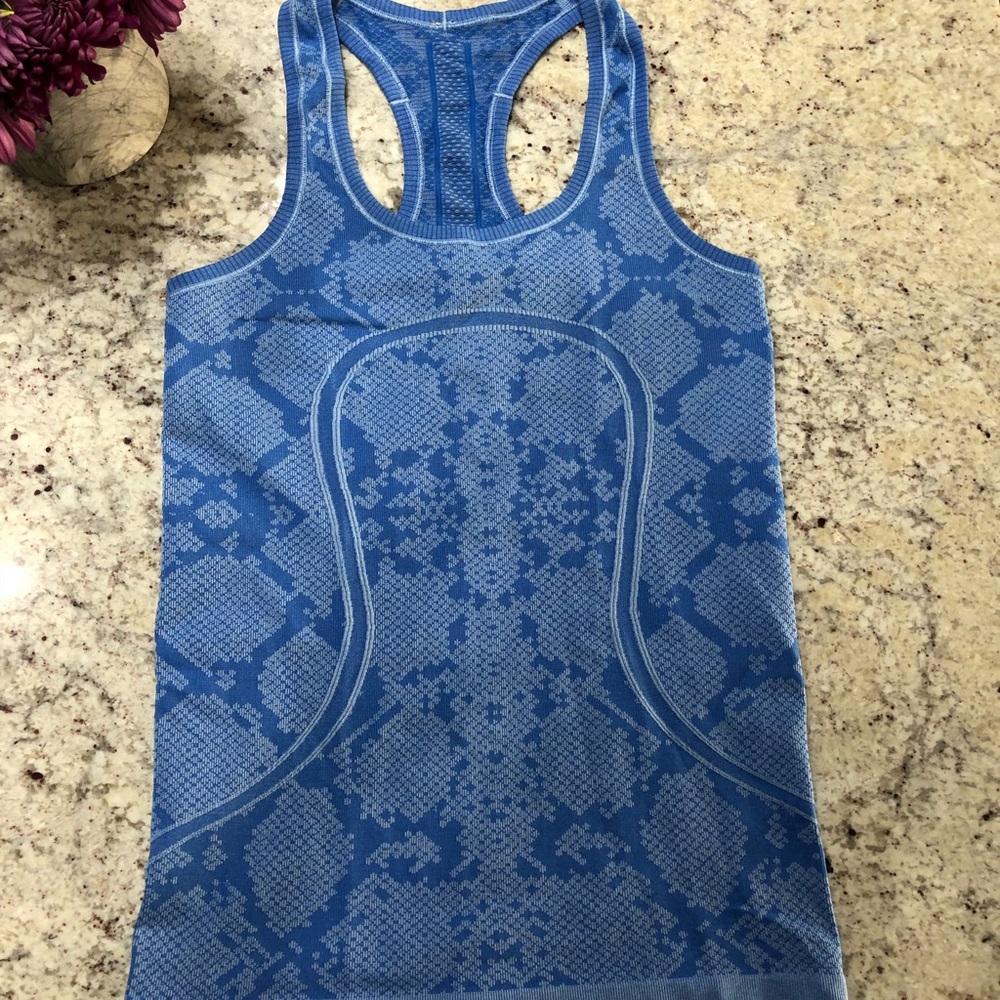 Lululemon workout tank